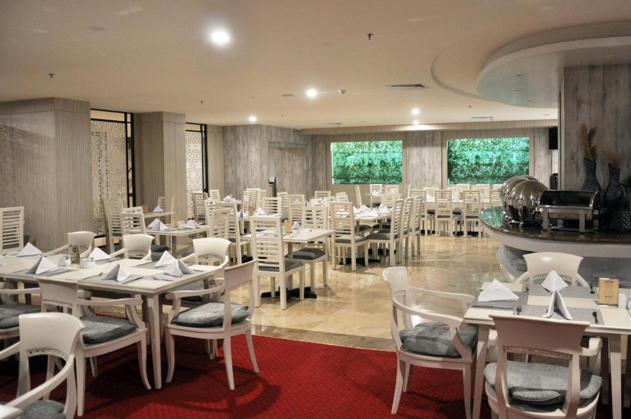 Beverly Hotel Batam Nagoya Exterior foto